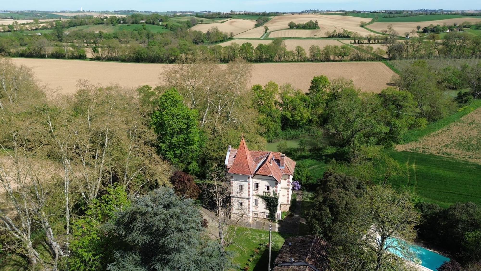 Petit Chateau Le Piot Panzió Fleurance Kültér fotó