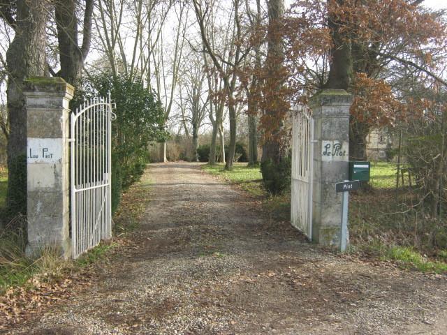 Petit Chateau Le Piot Panzió Fleurance Kültér fotó